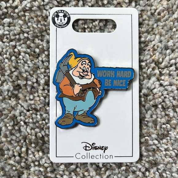Disney Parks Snow White and the Seven Dwarves Happy Pin - Picture 4 of 4